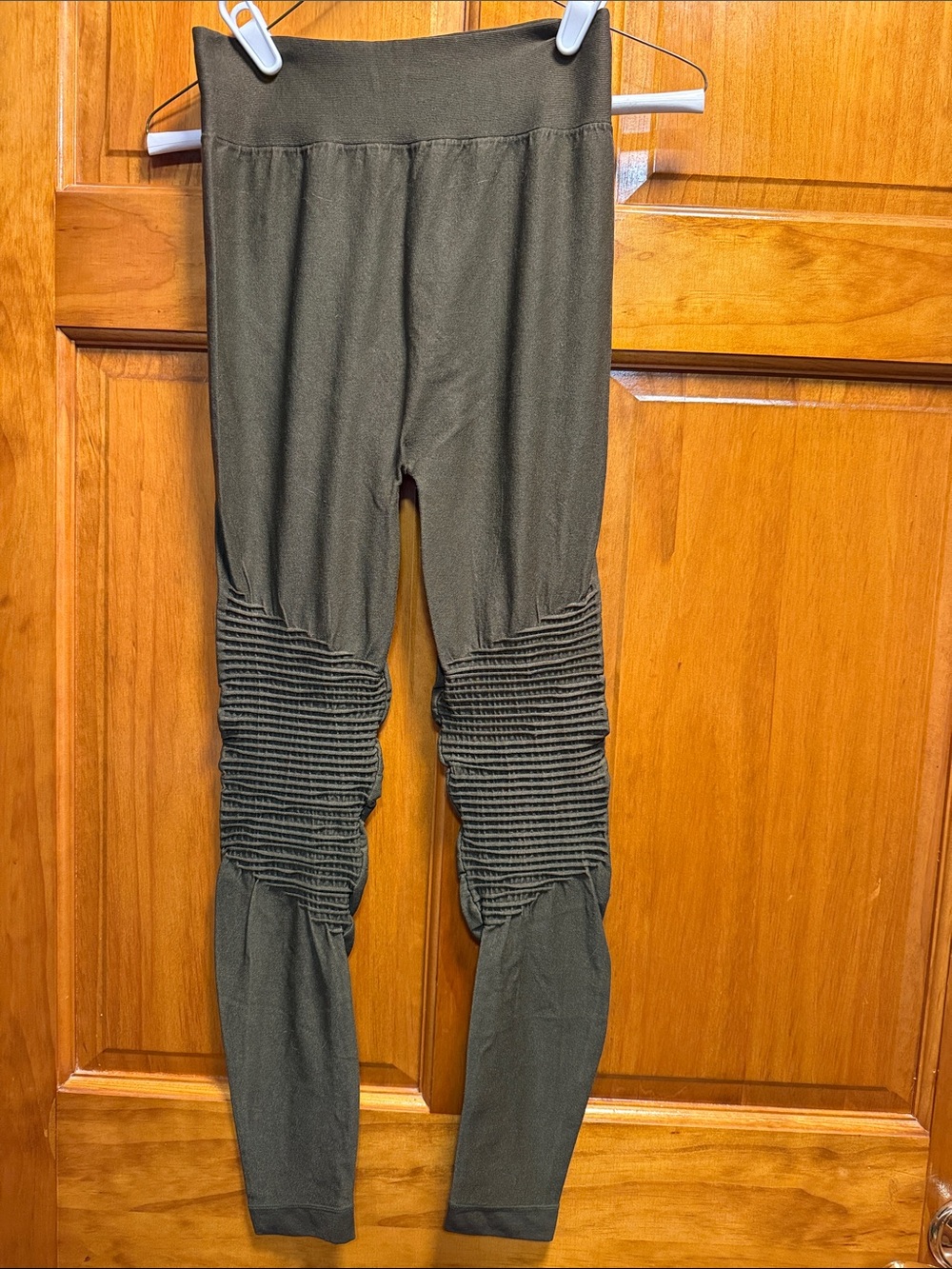 Zenana Outfitters Olive Ribbed Moto Knee Leggings
